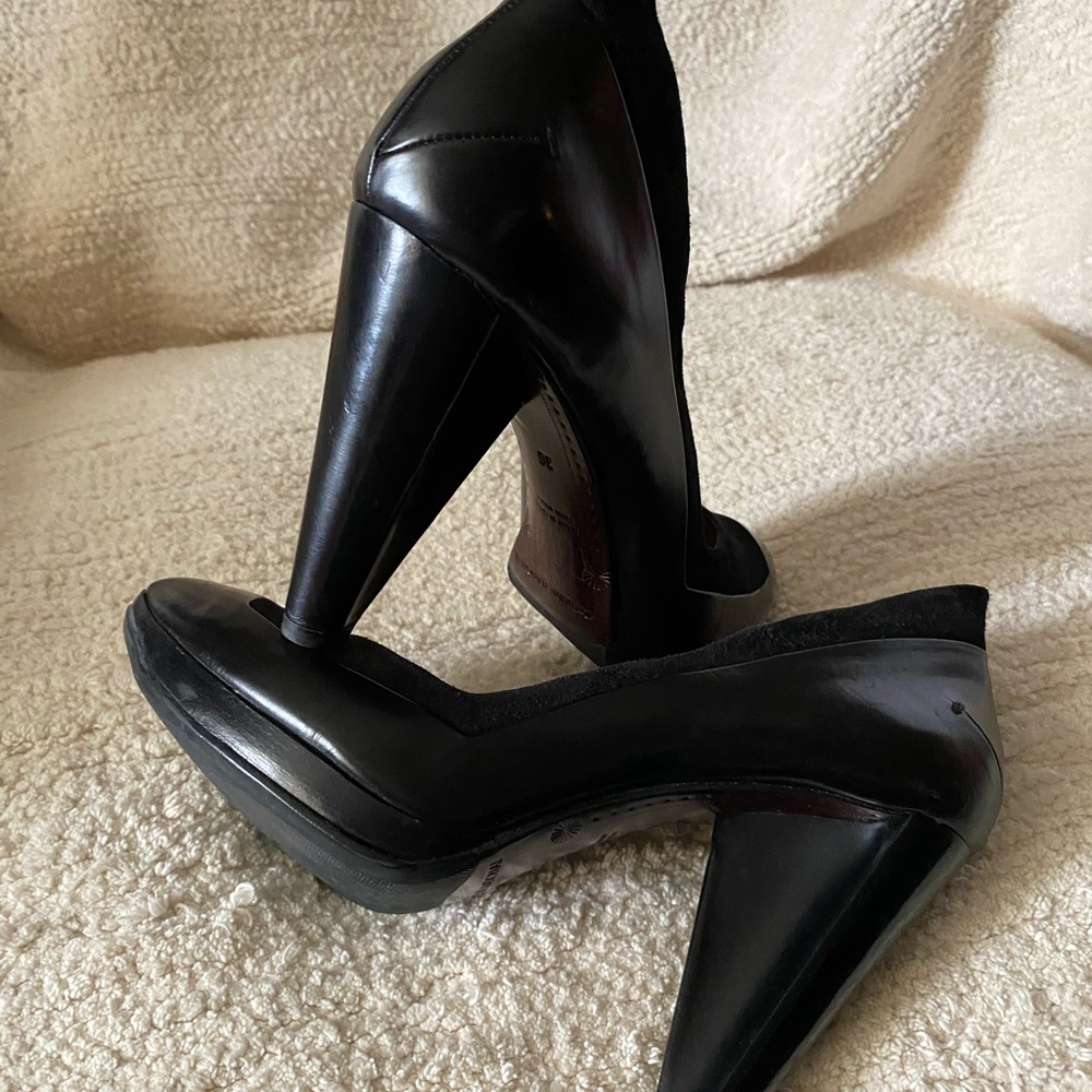 Costume National leather pumps
